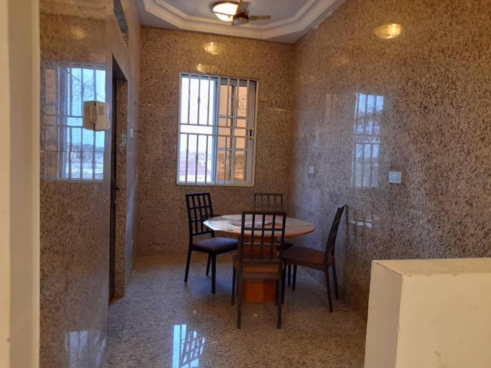 9 Roses Hotel Ejisu المظهر الخارجي الصورة